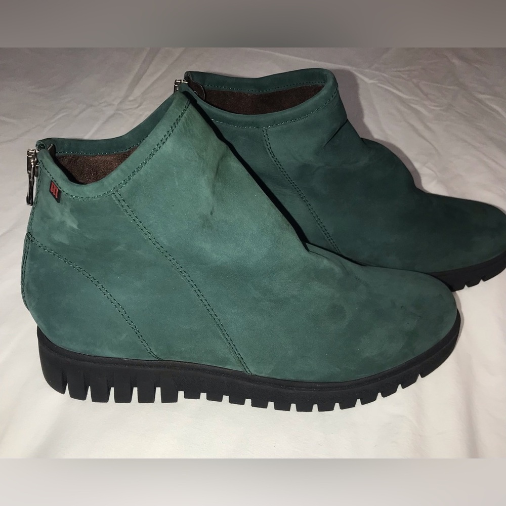 Pepe Menargues green ankle boots